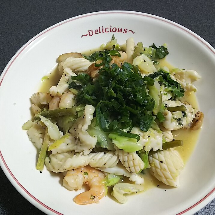 シーフードミックスで作った美味しい海鮮塩炒め レシピ 作り方 By かも00 楽天レシピ